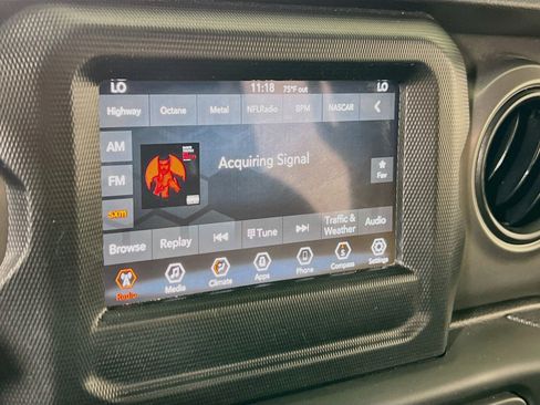 Used 2023 Jeep Gladiator Sport AWD/4WD image 14