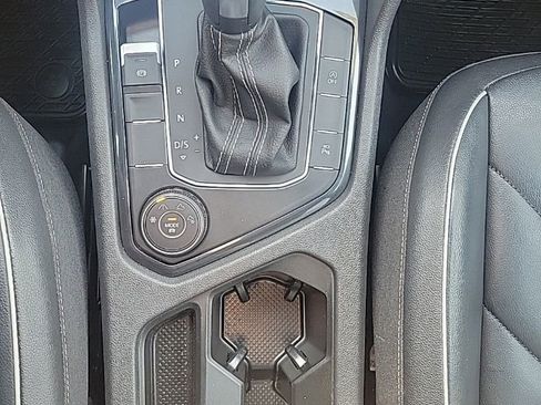 Used 2021 Volkswagen Tiguan SEL Premium R-Line w/ 3rd Row Seat Package image 23