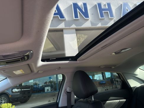 Used 2023 Hyundai Elantra Limited w/ Cargo Package FWD image 2