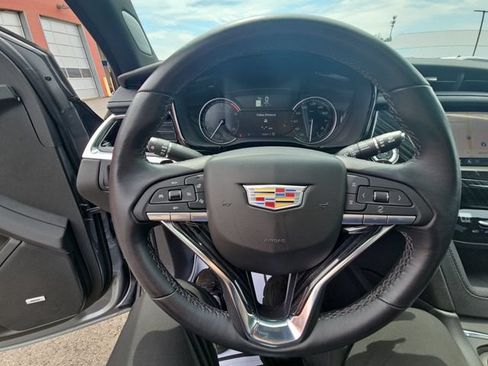 Used 2025 Cadillac XT6 Premium Luxury AWD/4WD image 36