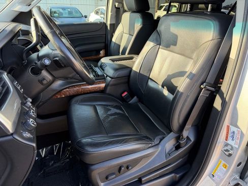 Used 2018 Chevrolet Suburban Premier image 14