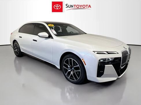 Used 2024 BMW 740i RWD image 1