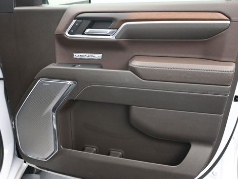 Used 2024 GMC Sierra 1500 Denali w/ Technology Package image 10