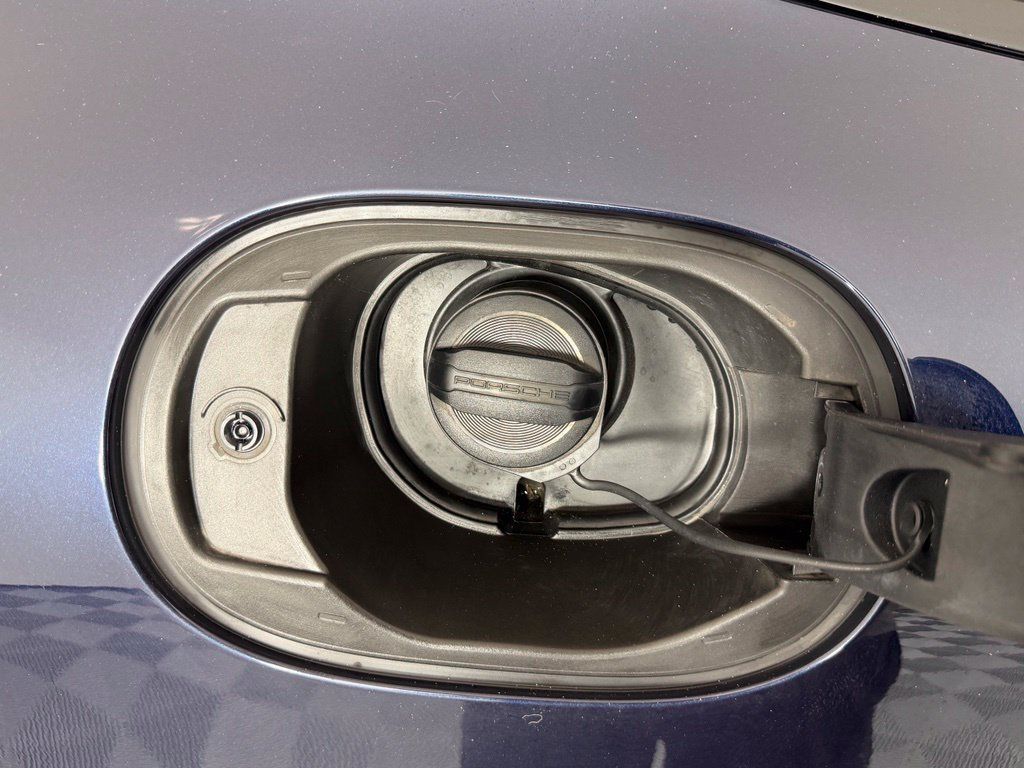 Certified 2023 Porsche Macan AWD/4WD image 44