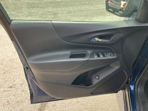 Used 2023 Chevrolet Equinox LT image 18