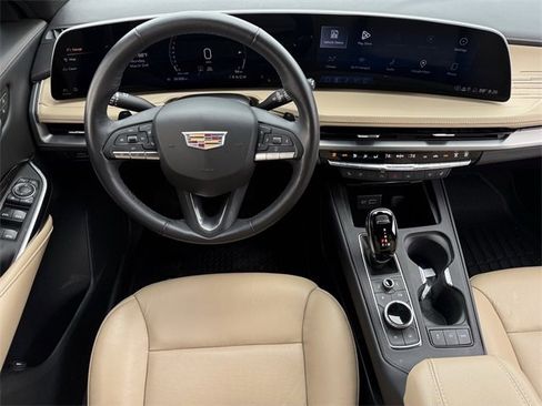 Used 2024 Cadillac XT4 Premium Luxury image 12