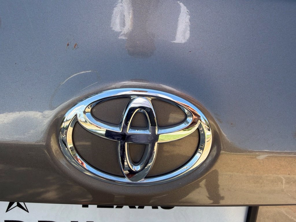 Used 2019 Toyota Corolla LE FWD image 17