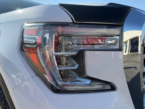 Used 2020 GMC Sierra 1500 SLT AWD/4WD image 6