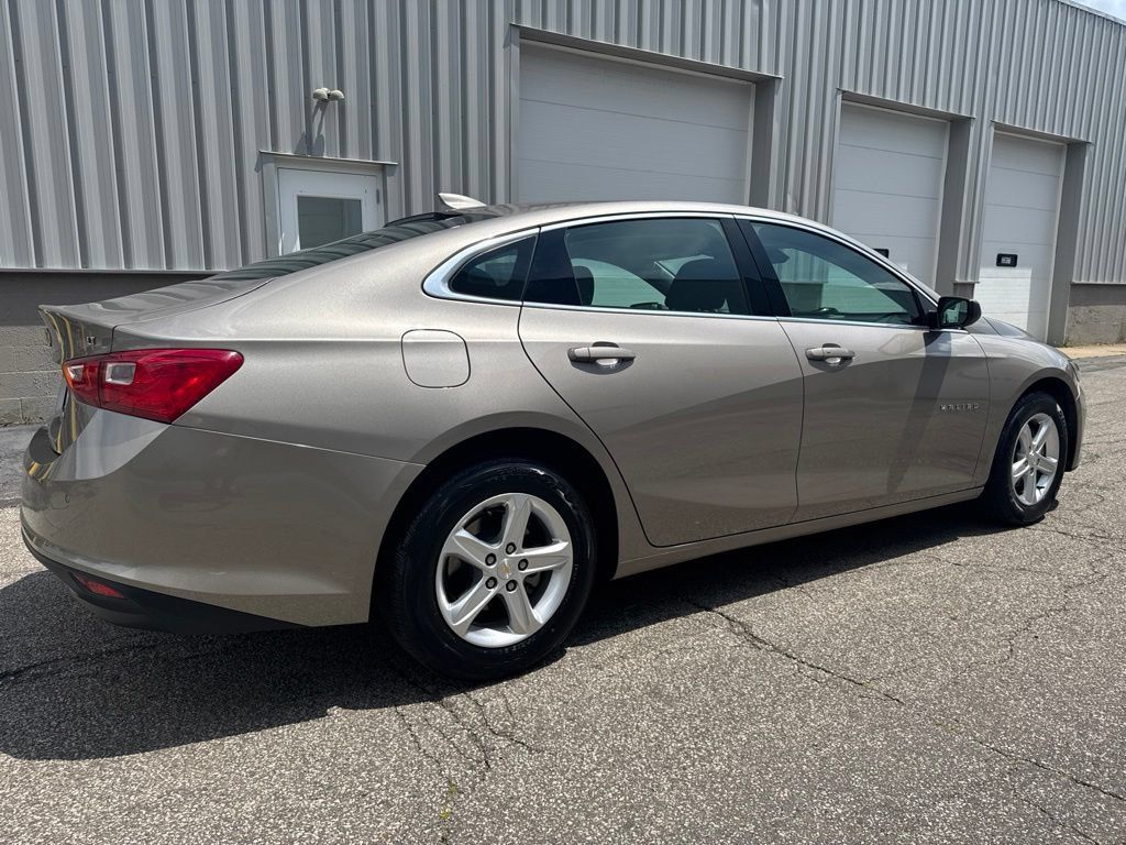 Used 2024 Chevrolet Malibu LT FWD image 8