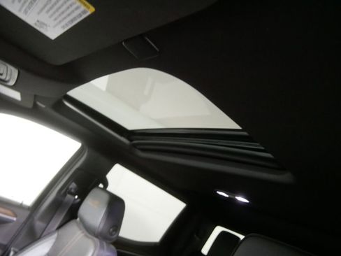 Used 2022 Chevrolet Silverado 1500 High Country w/ Z71 Off-Road Package image 12