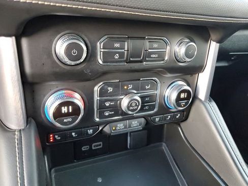 Used 2024 GMC Yukon SLT RWD image 22
