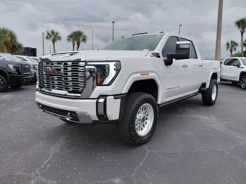 Used 2024 GMC Sierra 3500 Denali w/ Denali Reserve Package AWD/4WD image 1