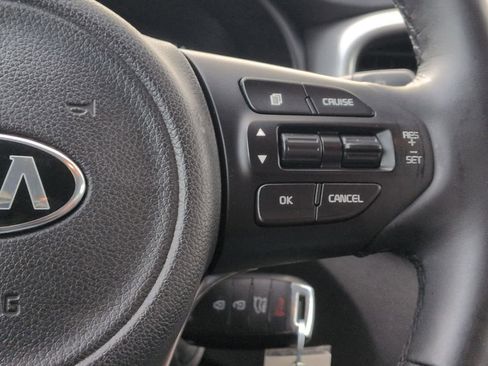 Used 2016 Kia Sorento LX w/ LX Convenience Package image 25