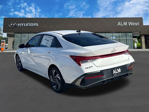 New 2025 Hyundai Elantra SEL image 7
