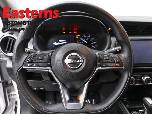 Used 2023 Nissan Kicks SV image 10