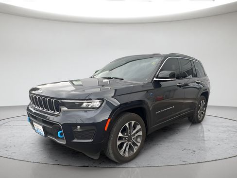 Used 2023 Jeep Grand Cherokee Overland w/ Rear Seat Video Group I AWD/4WD image 6