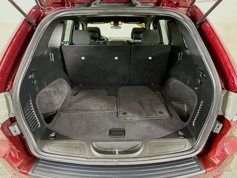 Used 2018 Jeep Grand Cherokee Laredo AWD/4WD image 23