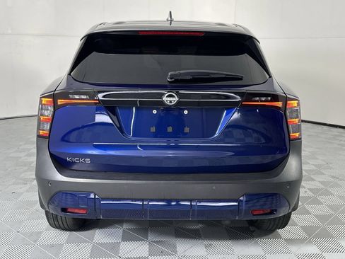 Certified 2025 Nissan Kicks SV FWD image 7