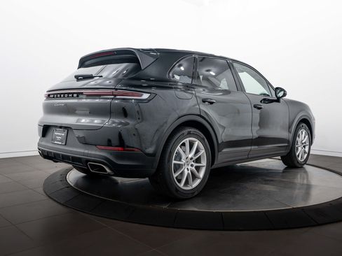 Certified 2026 Porsche Cayenne AWD/4WD image 7