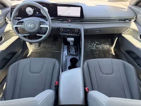 Used 2024 Hyundai Elantra SEL image 13