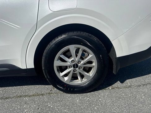 Used 2024 Kia Carnival LX FWD image 20