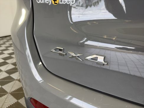 Used 2023 Jeep Compass Limited AWD/4WD image 15