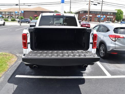 Used 2025 RAM 1500 Limited w/ Off Road Group AWD/4WD image 9