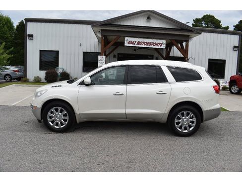 Used 2011 Buick Enclave CXL image 2