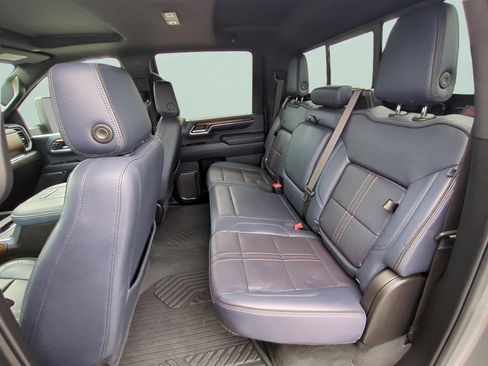 Used 2024 Chevrolet Silverado 2500 High Country w/ High Country Premium Package AWD/4WD image 10