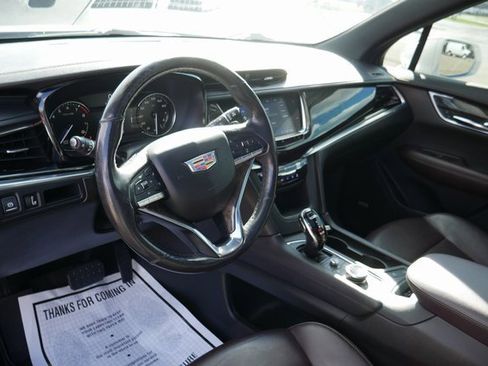 Used 2020 Cadillac XT6 Premium Luxury image 16