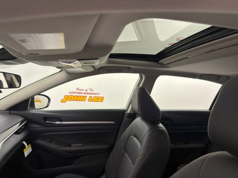 New 2026 Nissan Altima 2.5 SR w/ SR Premium Package FWD image 15