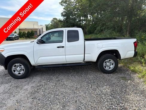 Used 2023 Toyota Tacoma SR AWD/4WD image 10