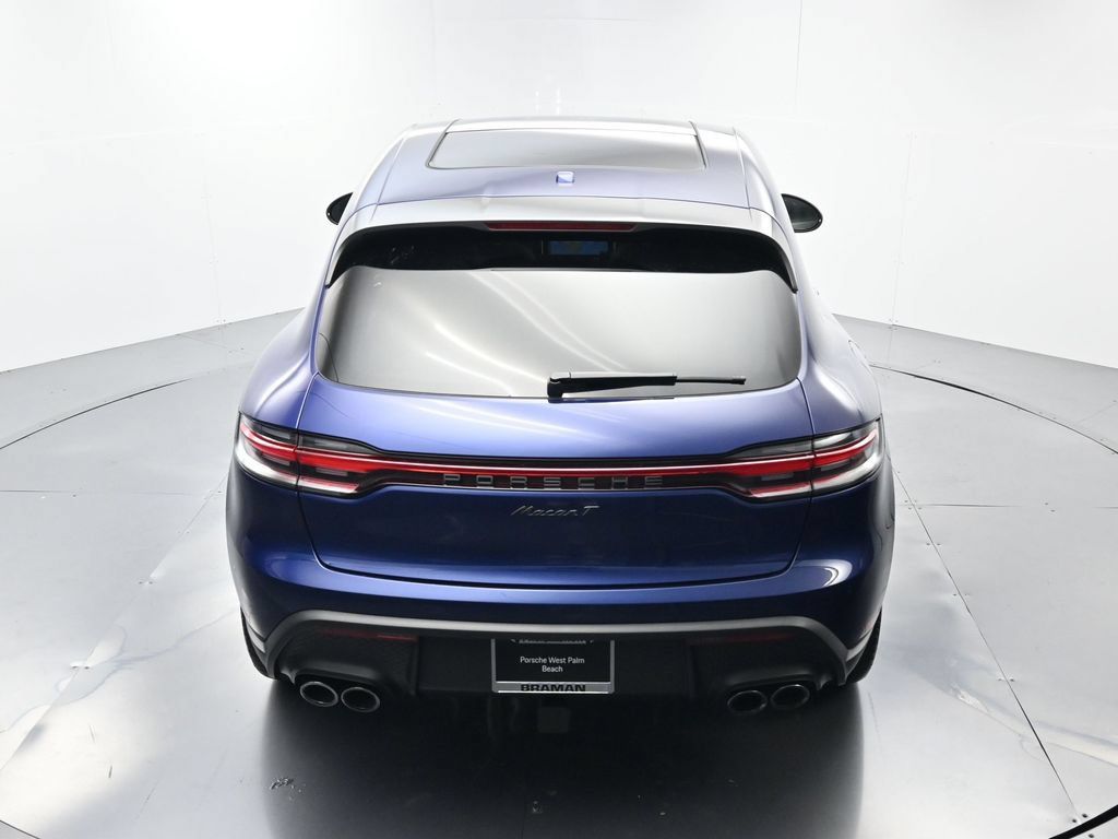 Certified 2025 Porsche Macan AWD/4WD image 37