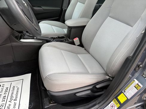 Used 2016 Toyota Corolla LE FWD image 12