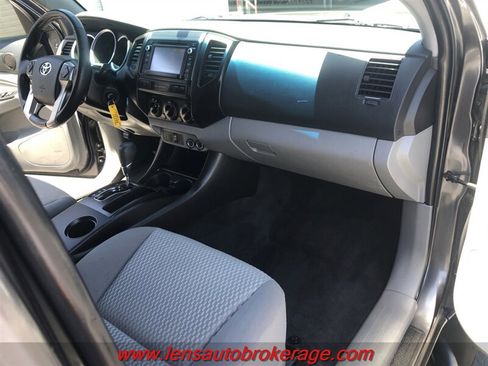 Used 2015 Toyota Tacoma PreRunner w/ Convenience Package RWD image 21