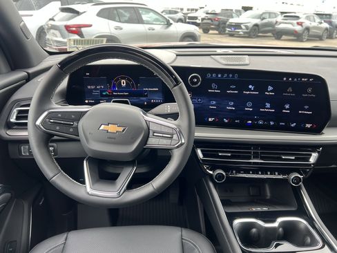 New 2026 Chevrolet Traverse LT w/ Enhanced Driving Package image 5