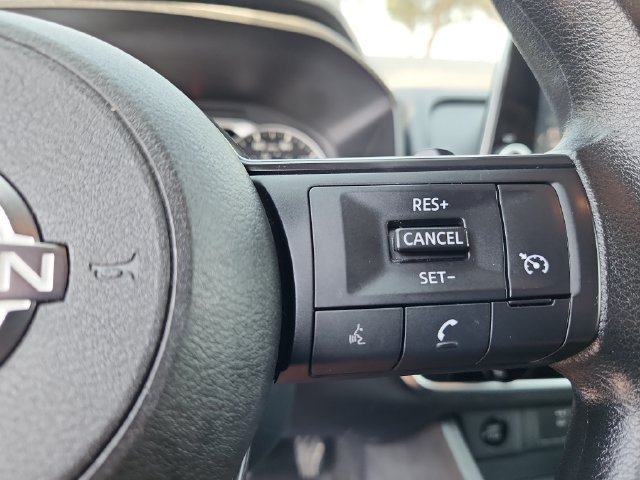 Used 2024 Nissan Rogue S AWD/4WD image 18