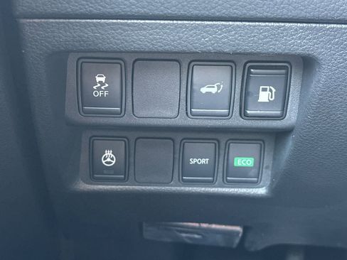 Used 2018 Nissan Rogue SV w/ Premium Package image 34