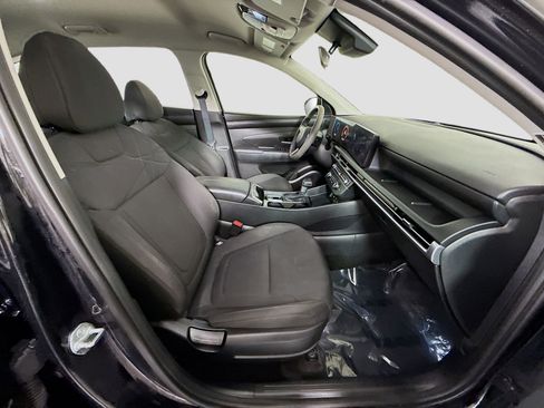 Used 2025 Hyundai Tucson SE image 29