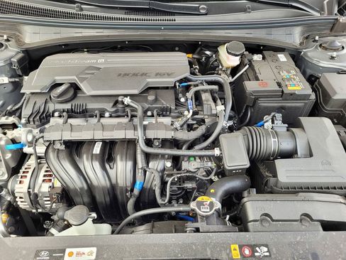 New 2025 Hyundai Elantra Limited image 20