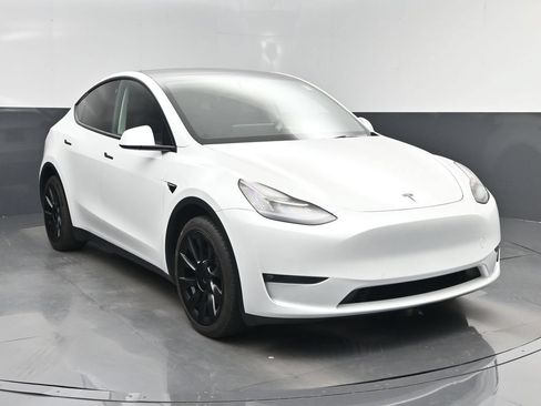 Used 2021 Tesla Model Y Long Range AWD/4WD image 8