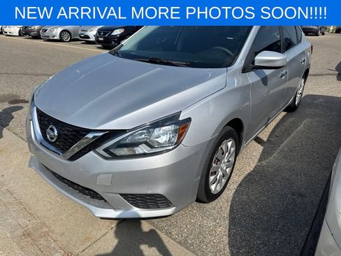 Used 2016 Nissan Sentra S FWD image 3