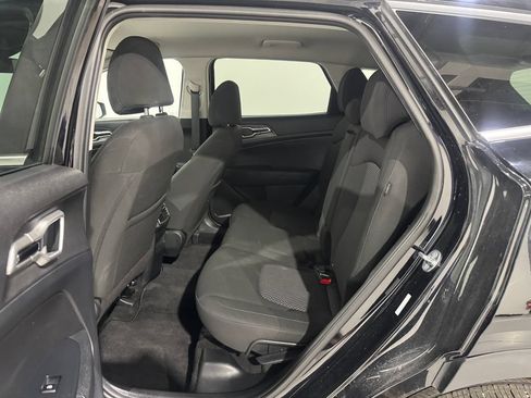 Used 2025 Kia Sportage LX AWD/4WD image 19