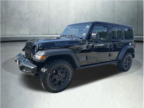Used 2023 Jeep Wrangler Unlimited w/ Cold Weather Group AWD/4WD image 1