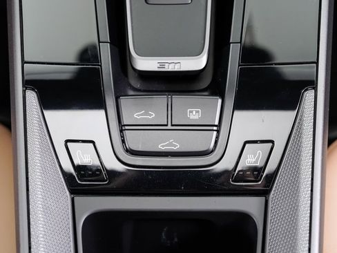 Used 2023 Porsche 911 Carrera image 24