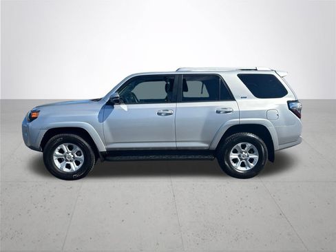 Used 2017 Toyota 4Runner SR5 Premium AWD/4WD image 10