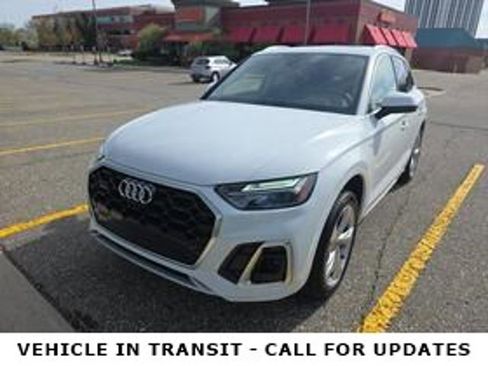 Used 2025 Audi Q5 2.0T Premium Plus w/ Premium Plus Package AWD/4WD image 1