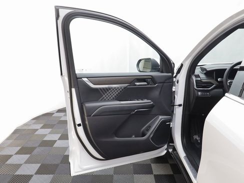 Used 2024 GMC Acadia Denali w/ LPO, Floor Liner Package image 5