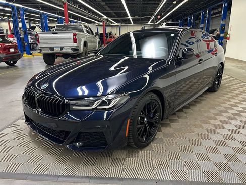 Used 2023 BMW 530i w/ M Sport Package RWD image 5