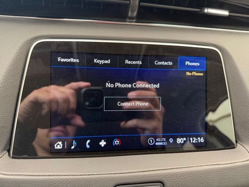 Used 2023 Cadillac XT4 Luxury w/ Driver Awareness Package FWD image 23